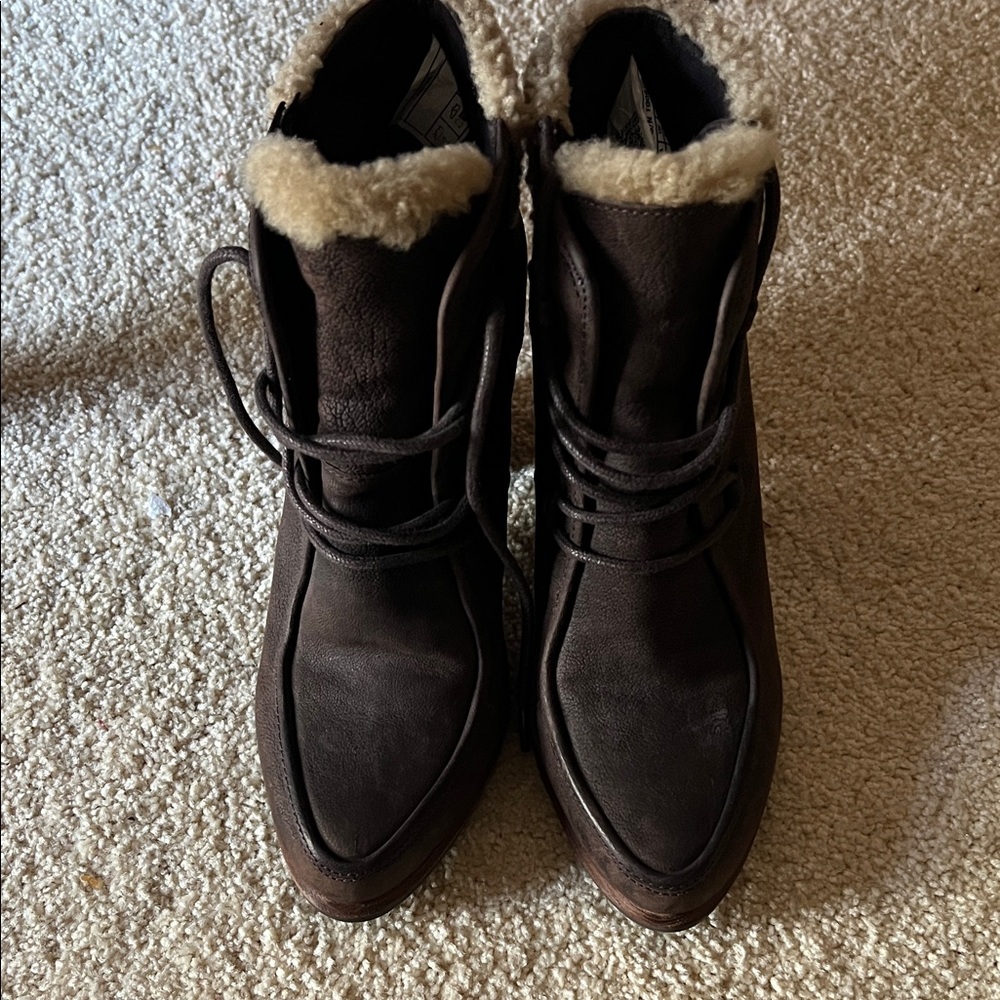 UGG Brown Ankle Boots with Cream Fur Lining